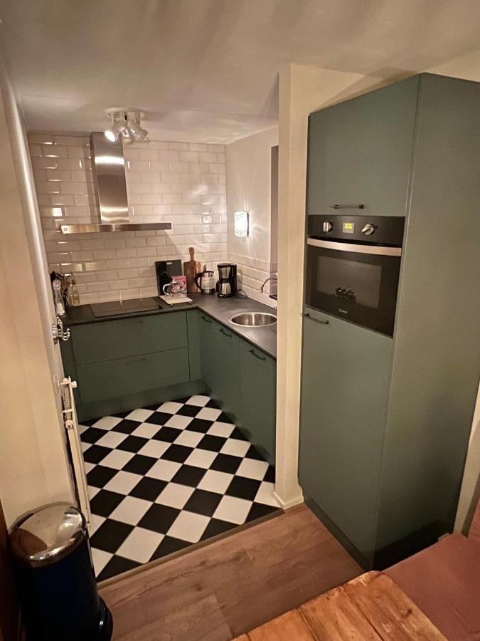 Supergezellig Vakantiehuis Met Hele Grote Tuin Bij Nijmegen Ewijk Exterior photo
