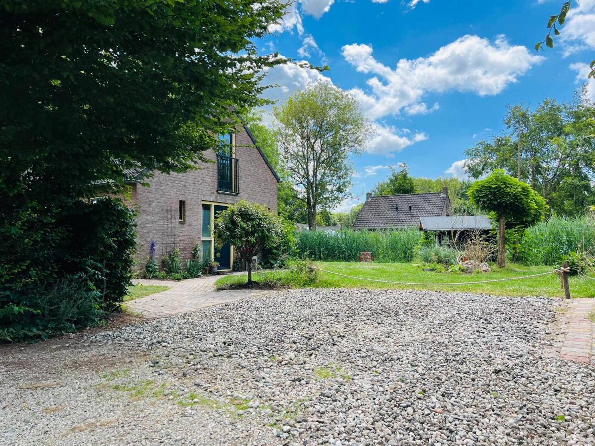 Supergezellig Vakantiehuis Met Hele Grote Tuin Bij Nijmegen Ewijk Exterior photo